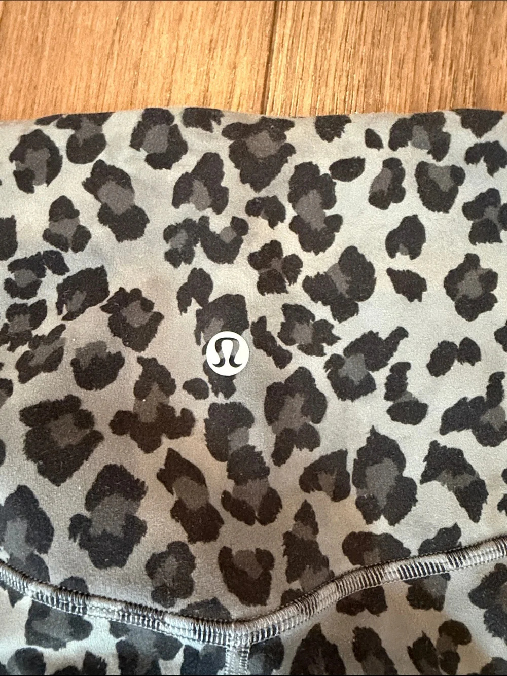 Lululemon InStill High-Rise Tight 25” ThreeD Leopard Gray Size 10 - C71-010